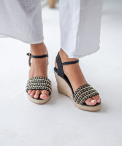 Amira Wedges