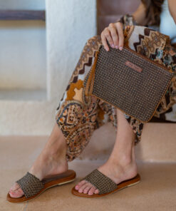 Milano Slides-Latte