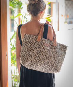 Alternative view of Raja Beach Bag-Choc